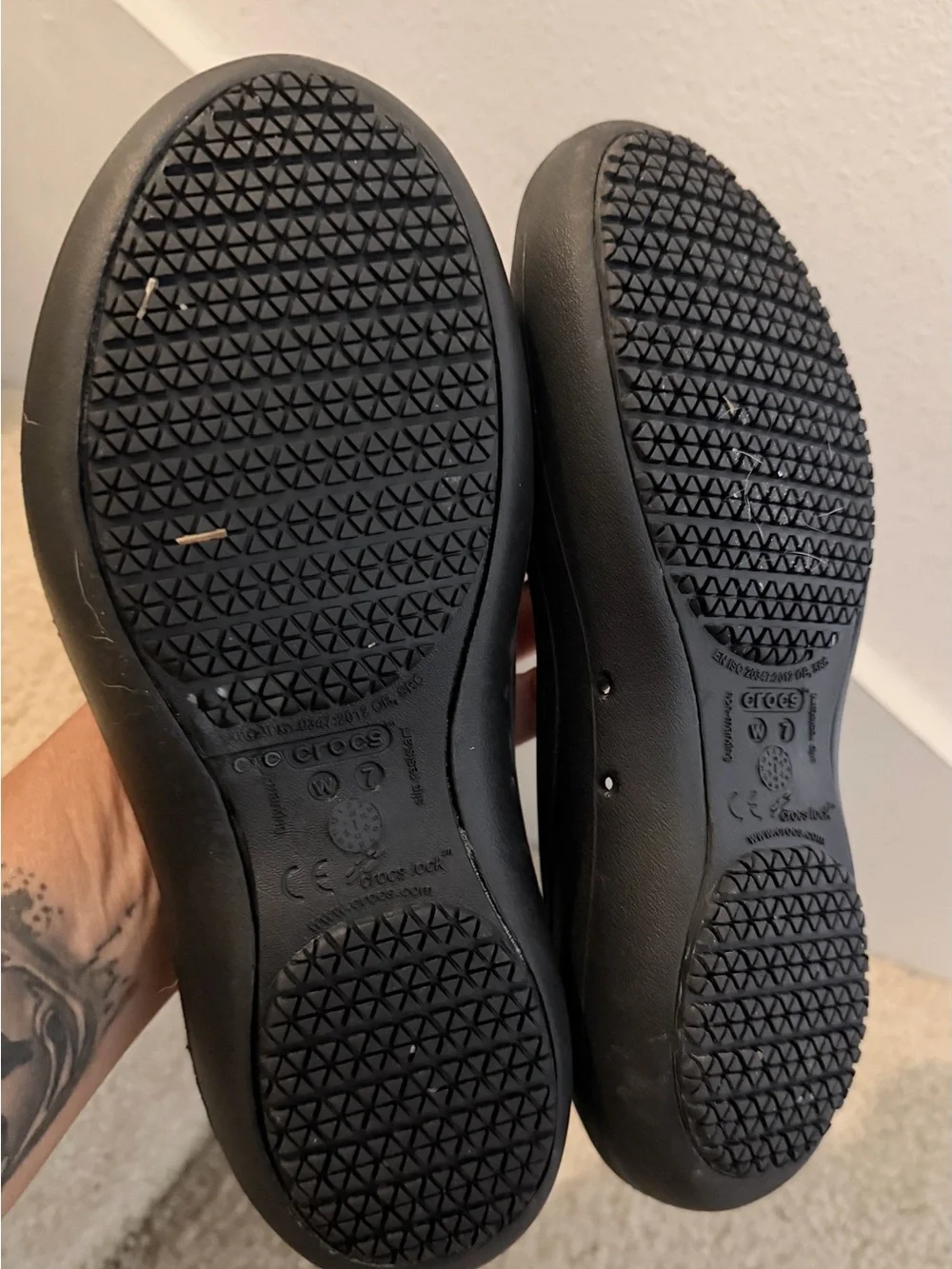 Crocs Women's Black Slip-On Ballet Flat size 6
